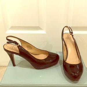 Black sling back heels 👠.